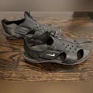 Nike Velcro Size 3 Kid’s Swim/ Water Sports Shoes.